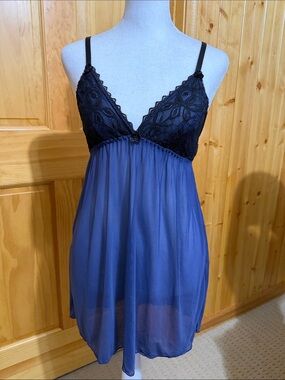 Tart Noir Sheer Blue Chemise Nightie with Black Lace Bodice.  Size Small.